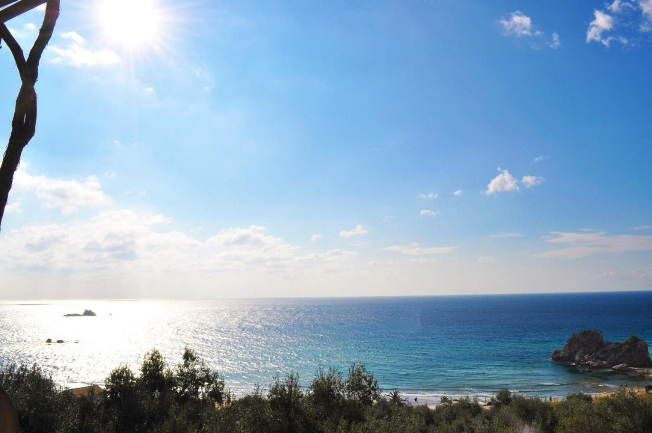 With Swimming Pool And Panorama Sea View - *
